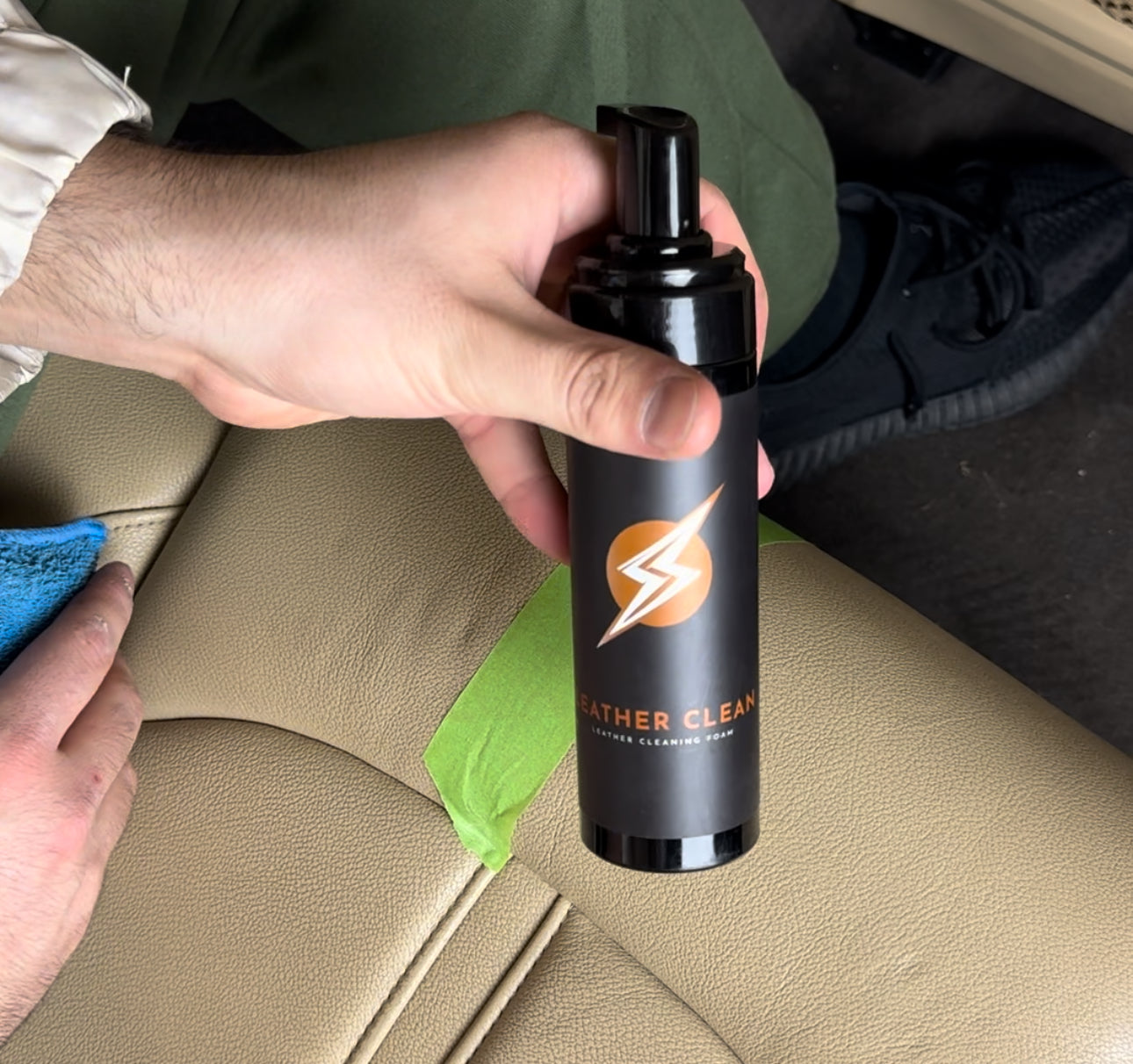 LEATHER CLEAN 200ml – PENA NA ČISTENIE KOŽENÉHO ČALÚNENIA