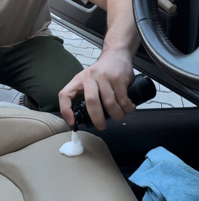 LEATHER CLEAN 200ml – PENA NA ČISTENIE KOŽENÉHO ČALÚNENIA